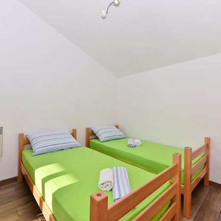 Apartmani Iva Vir Kamer foto