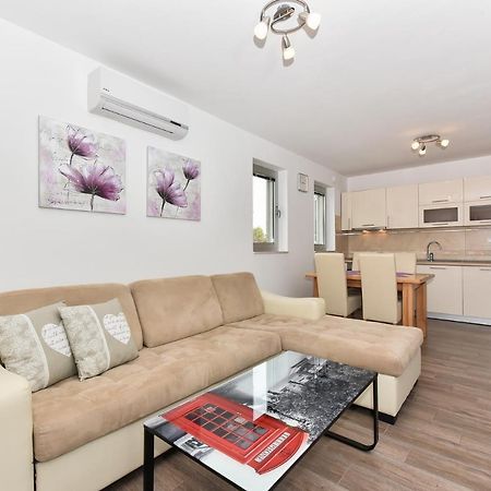 Apartmani Iva Vir Buitenkant foto