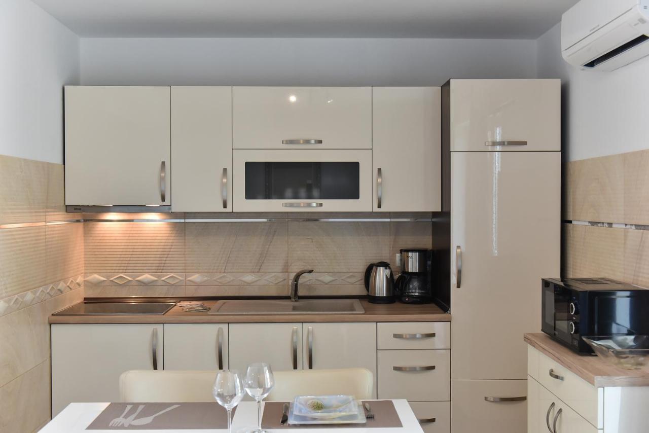 Apartmani Iva Vir Buitenkant foto