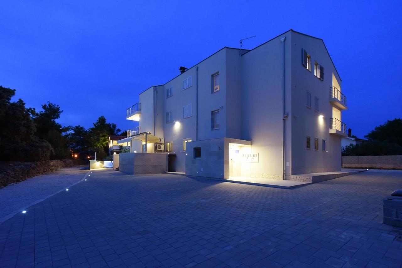 Apartmani Iva Vir Buitenkant foto