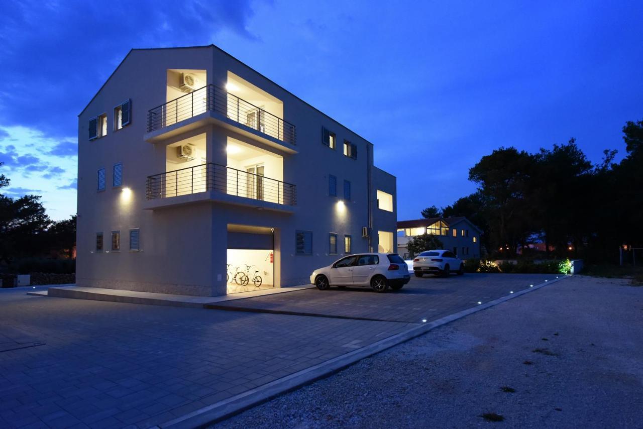 Apartmani Iva Vir Buitenkant foto