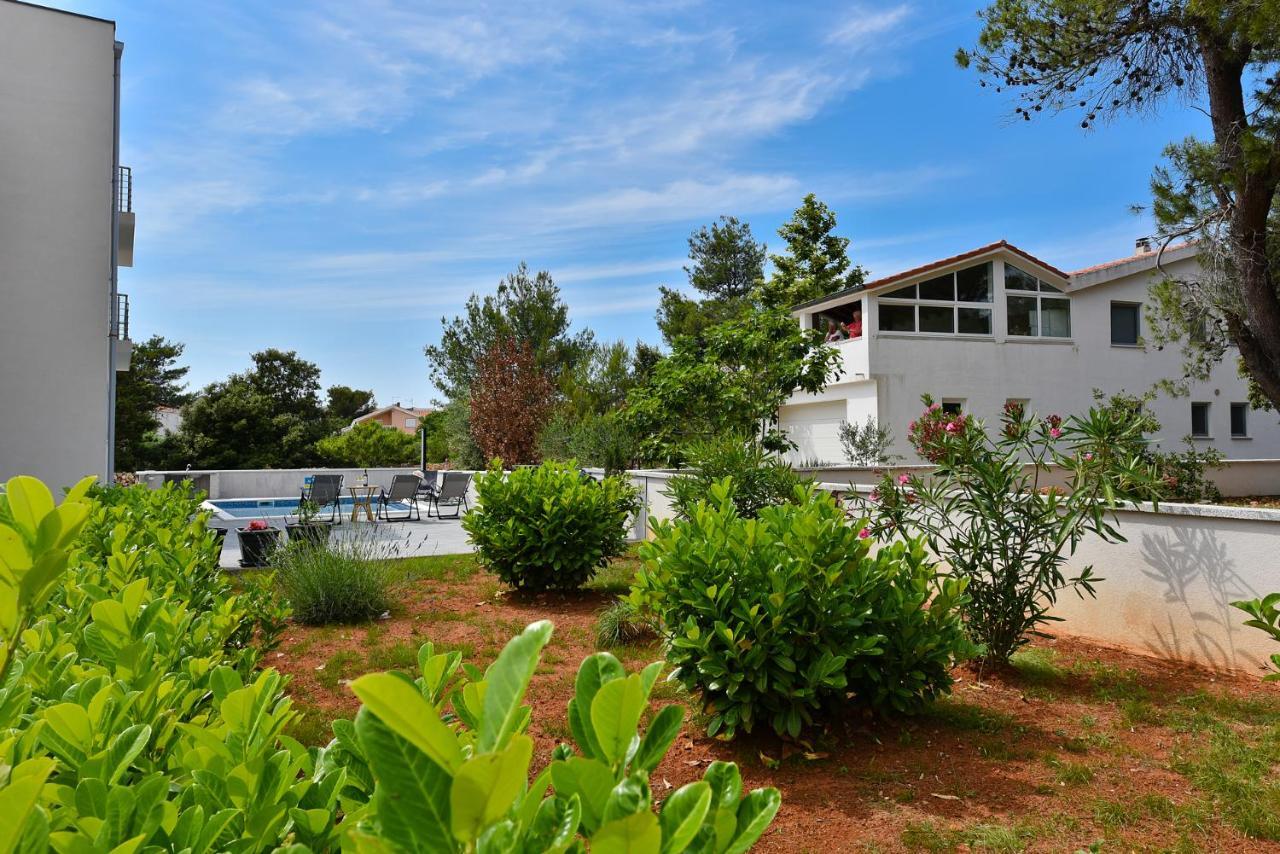 Apartmani Iva Vir Buitenkant foto