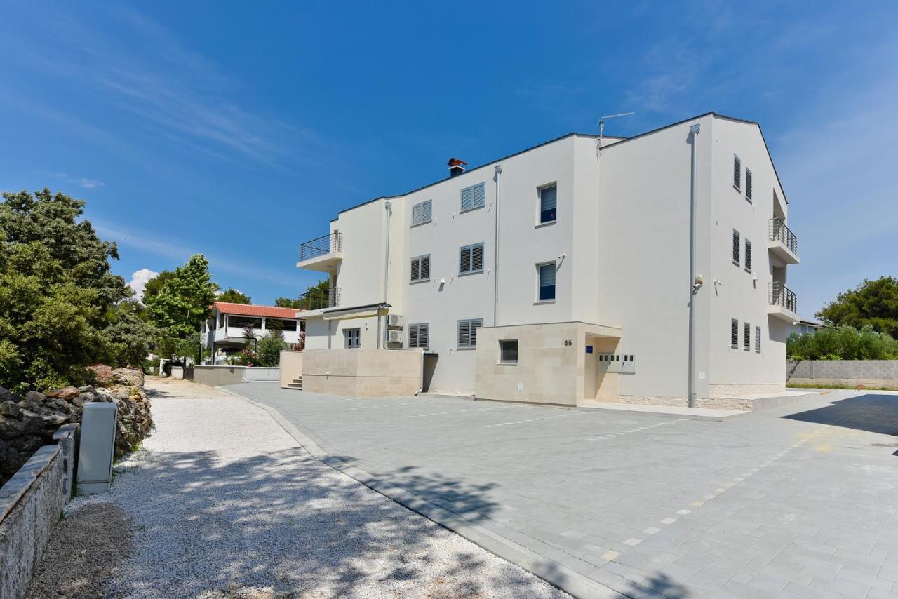 Apartmani Iva Vir Buitenkant foto