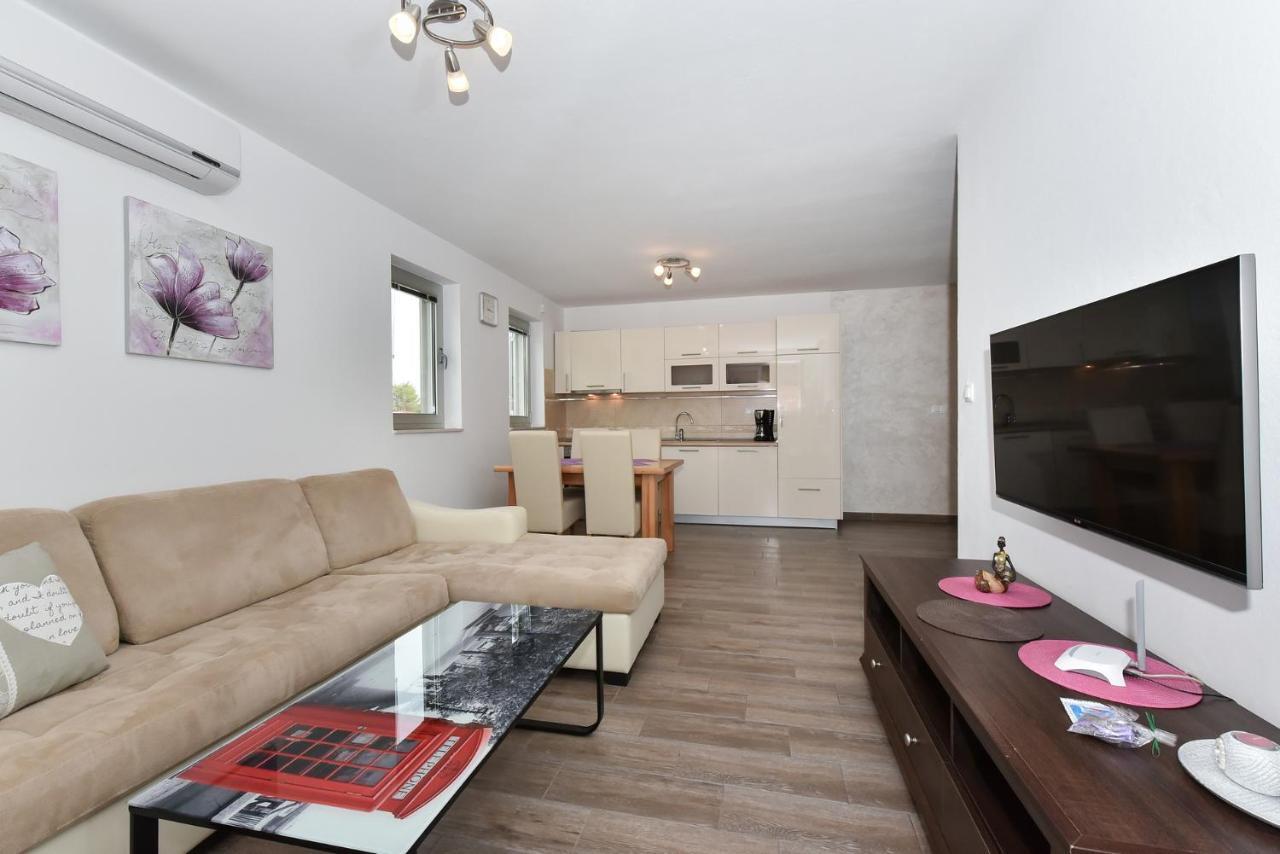 Apartmani Iva Vir Buitenkant foto