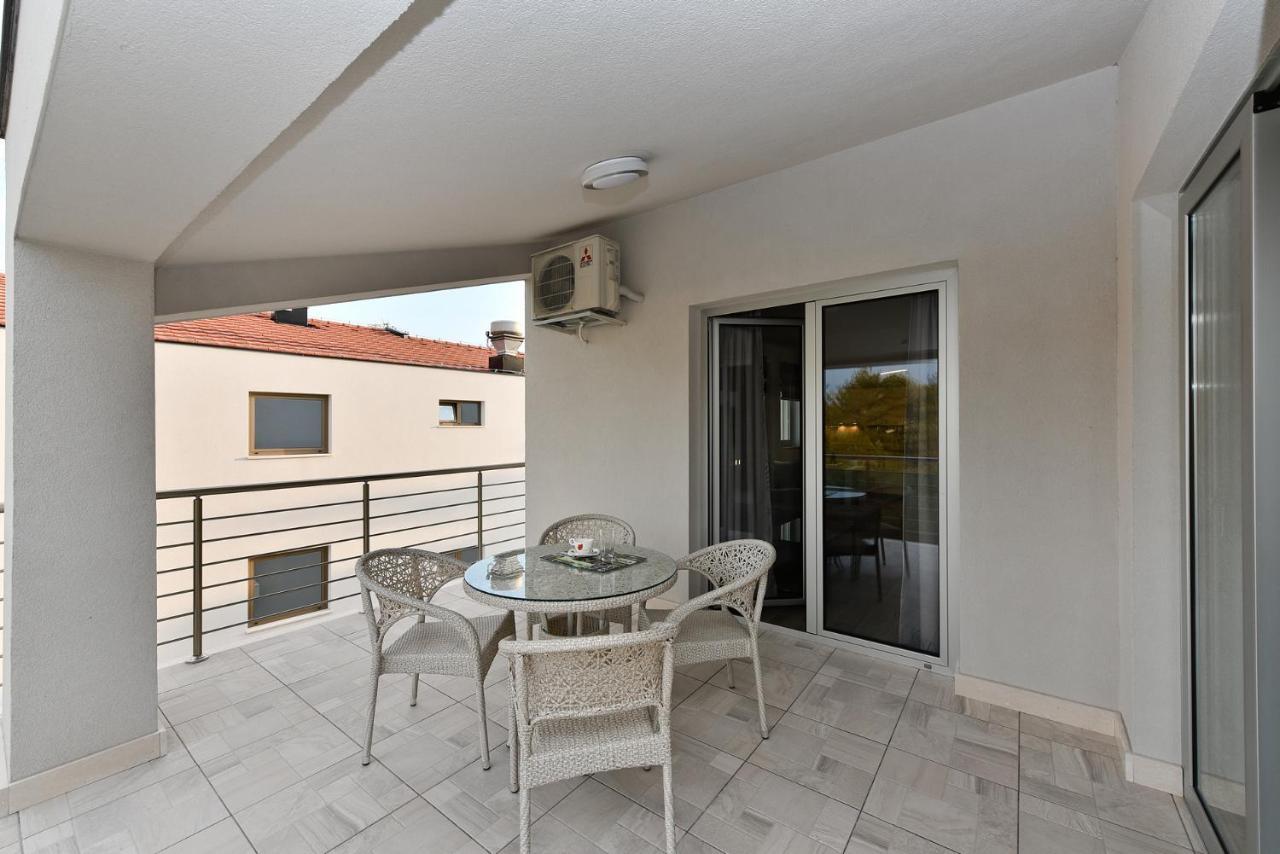 Apartmani Iva Vir Buitenkant foto