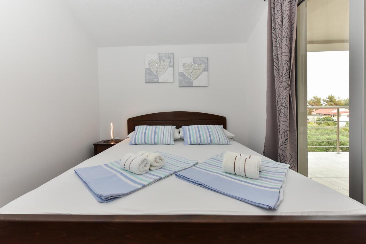 Apartmani Iva Vir Buitenkant foto