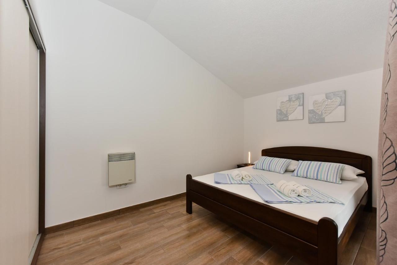 Apartmani Iva Vir Buitenkant foto