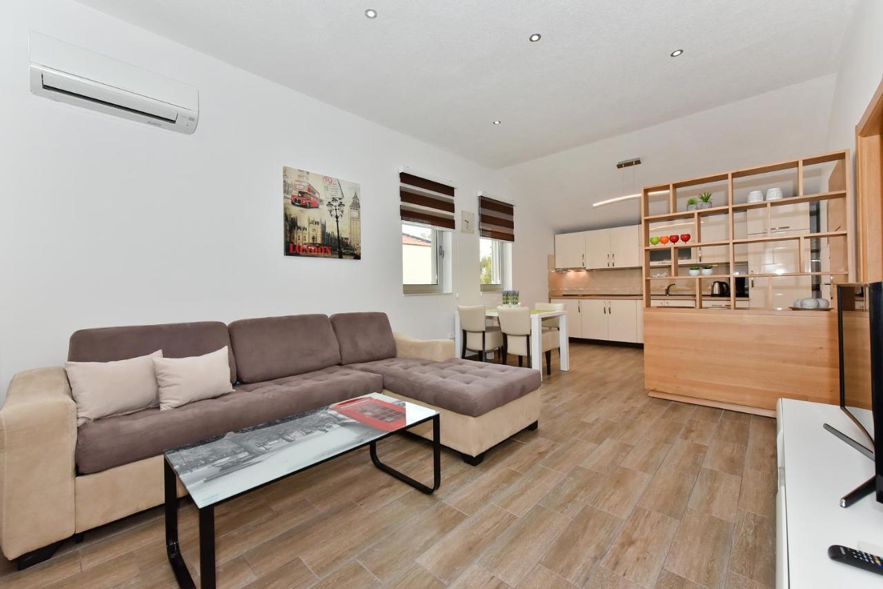 Apartmani Iva Vir Buitenkant foto