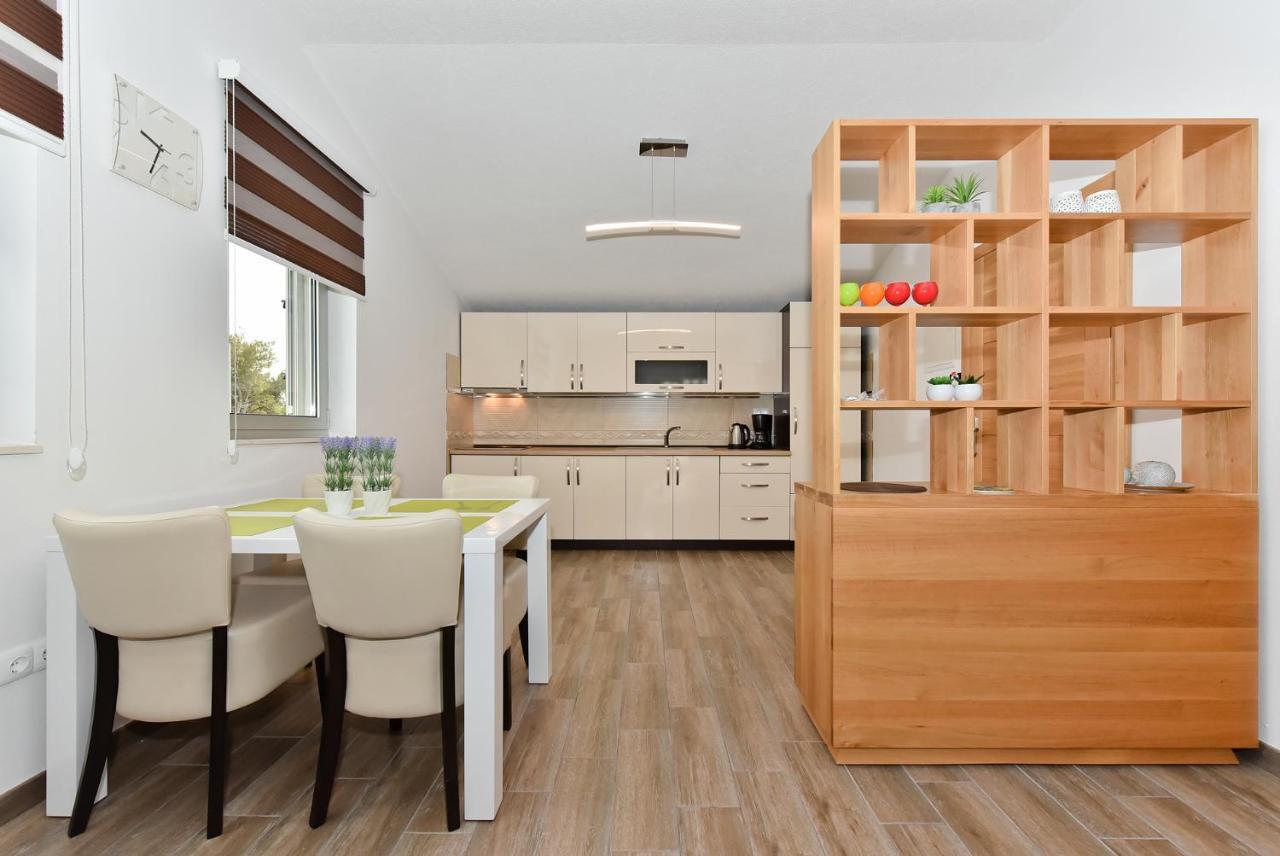 Apartmani Iva Vir Buitenkant foto
