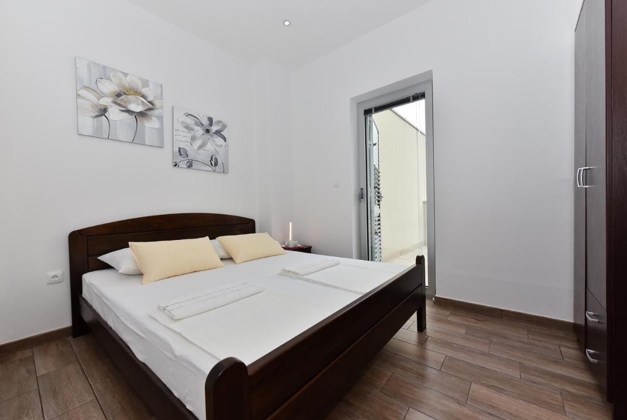Apartmani Iva Vir Buitenkant foto