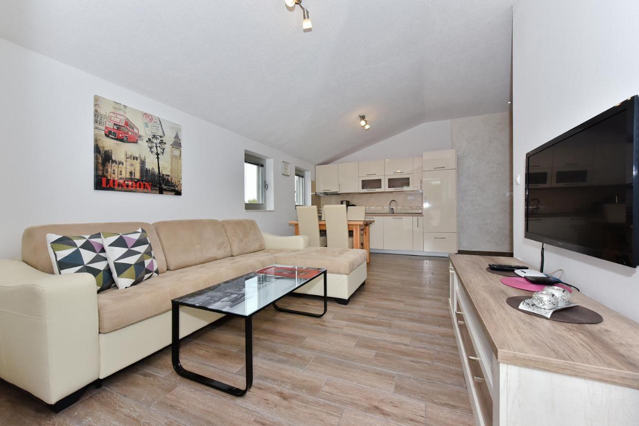 Apartmani Iva Vir Buitenkant foto