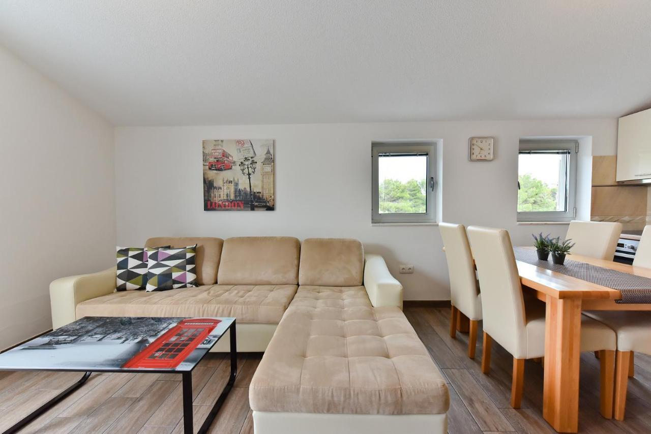 Apartmani Iva Vir Buitenkant foto