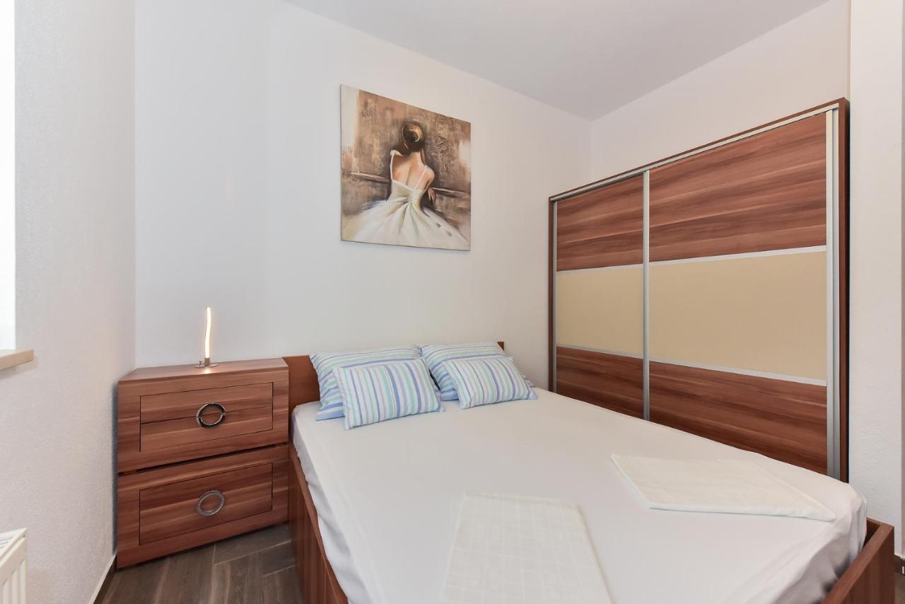 Apartmani Iva Vir Buitenkant foto