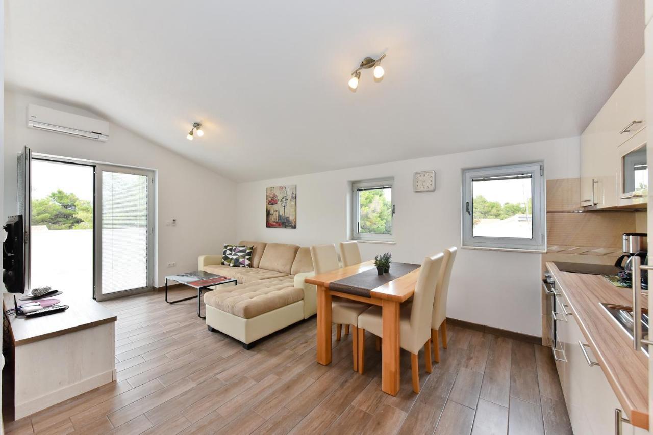 Apartmani Iva Vir Buitenkant foto