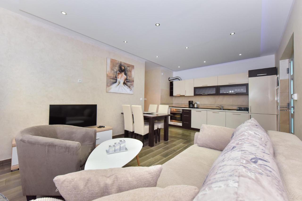 Apartmani Iva Vir Buitenkant foto